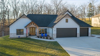 Step into effortless living with this immaculate, newer - photo 1