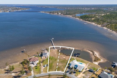 A rare stretch of North Bay shoreline sets the stage for - photo 3