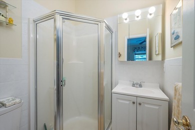 Welcome to this well maintained 2 bedroom, 2 full bath condo - photo 14