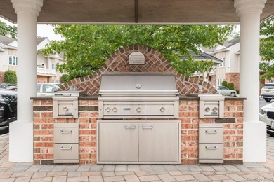 Welcome to this well maintained 2 bedroom, 2 full bath condo - photo 18