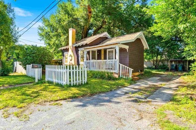 Discover an incredible opportunity to own a charming Pensacola - photo 2