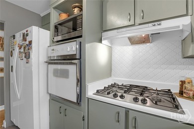 Located in the Paradise Park neighborhood, 807 Dyches Drive is a - photo 18