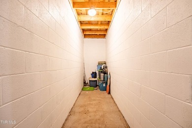 **BRICK HOME ON 10+ ACRES MINUTES FROM PUBLIC LAKE ACCESS** This - photo 20