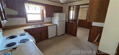 Great Location in the heart of Laurie with this 2 bedroom 2 bath - photo 4