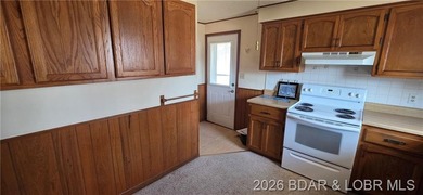 Great Location in the heart of Laurie with this 2 bedroom 2 bath - photo 6