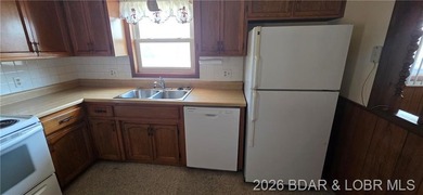 Great Location in the heart of Laurie with this 2 bedroom 2 bath - photo 7