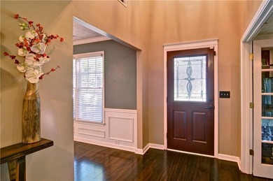 Make this charming Wyngate/Towne Lake home your own! Wonderful - photo 4