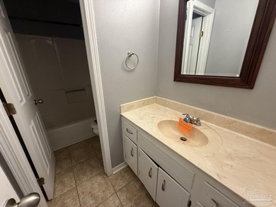 **Back on the market** Looking for a spacious 3/2 with plenty of - photo 4