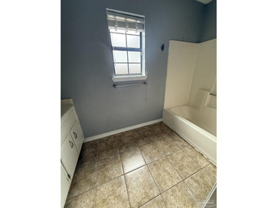 **Back on the market** Looking for a spacious 3/2 with plenty of - photo 6