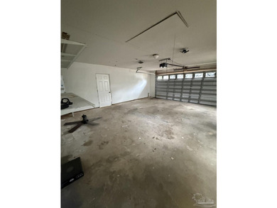 **Back on the market** Looking for a spacious 3/2 with plenty of - photo 9