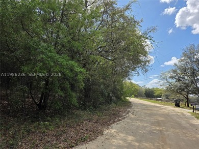 Exceptional opportunity to own a 0.962-acre vacant lot, perfect - photo 1