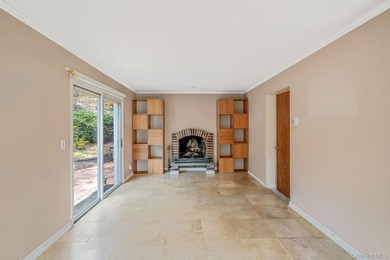 Tucked Away on a Secluded Cul-de-Sac, in the desirable - photo 10