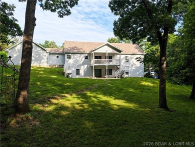 Lakefront Oasis! Discover this exceptional 5,200+ sq ft custom - photo 40