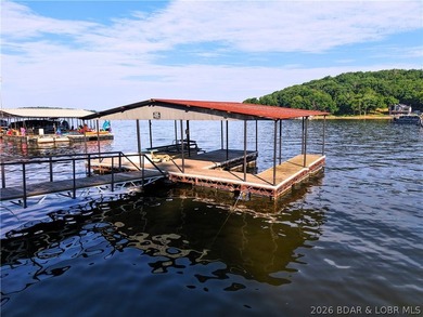 Lakefront Oasis! Discover this exceptional 5,200+ sq ft custom - photo 45