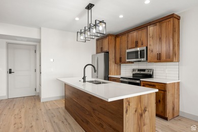 Modern Luxury Condo Near Bear Lake Short term rental Approved - photo 8