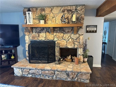 Don't miss out on this Cute Condo, Nicely Updated and in a GREAT - photo 2