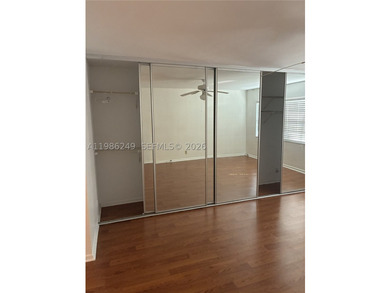 Bright 2/2 condo with a flexible den or 3rd bdrm for remote work - photo 7