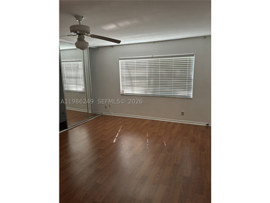 Bright 2/2 condo with a flexible den or 3rd bdrm for remote work - photo 8
