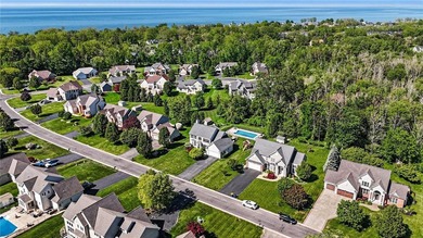 Nestled in one of Webster's most sought-after neighborhoods - photo 3