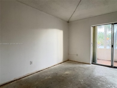 Great opportunity to give this 1 bed / 1 bath condo unit your