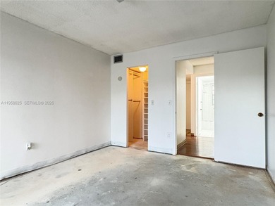 Great opportunity to give this 1 bed / 1 bath condo unit your
