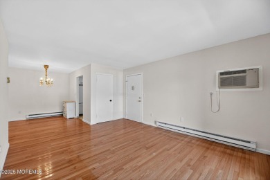 Beautiful, light-filled upper-floor 2-bedroom, 2 full bath unit
