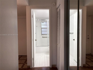 Great opportunity to give this 1 bed / 1 bath condo unit your