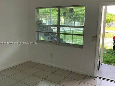 TURNKEY QUADPLEX! EXCEPTIONAL OPPORTUNITY TO OWN A WELL - photo 4