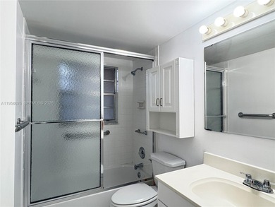 Great opportunity to give this 1 bed / 1 bath condo unit your