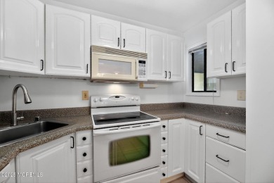 Beautiful, light-filled upper-floor 2-bedroom, 2 full bath unit