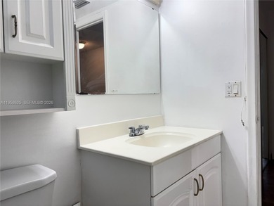 Great opportunity to give this 1 bed / 1 bath condo unit your