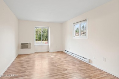 Beautiful, light-filled upper-floor 2-bedroom, 2 full bath unit