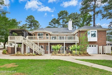 This gorgeous lakefront home is located at the end of a quiet - photo 2