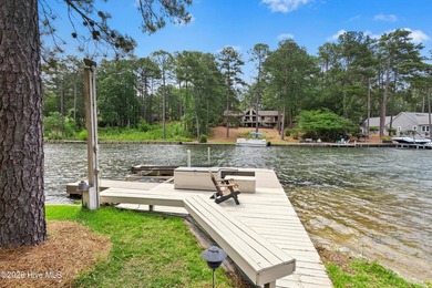 This gorgeous lakefront home is located at the end of a quiet - photo 8
