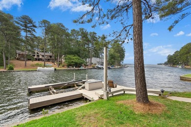 This gorgeous lakefront home is located at the end of a quiet - photo 10