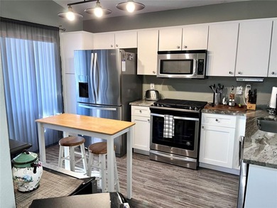 Beautiful 3-bedroom, 2-bath home on a quiet cul-de-sac in the - photo 5
