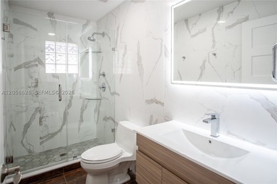 STUNNING 4 bedroom, 2.5 bathroom home with a thoughtfully - photo 21