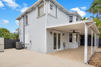 STUNNING 4 bedroom, 2.5 bathroom home with a thoughtfully - photo 22