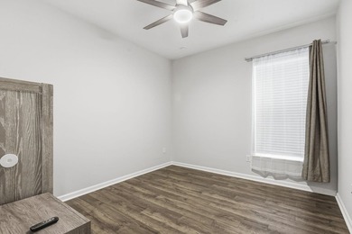 This popular Beazer Hickory model, built in April 2025, offers a - photo 27