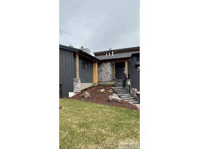 Nestled within the highly desirable Silverhawk Subdivision, this - photo 3
