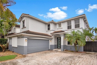 STUNNING 4 bedroom, 2.5 bathroom home with a thoughtfully - photo 34