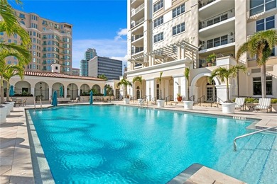 An expansive 12th-floor condo featuring two bedrooms, 2.5 - photo 3
