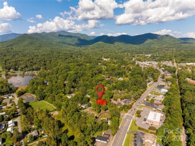 Lake Tomahawk Lot For Sale in Black Mountain North Carolina