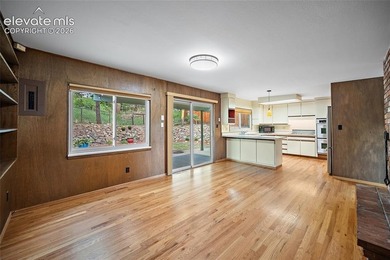 Welcome to this exceptional 5-bedroom, 3-bathroom home in Skyway - photo 11