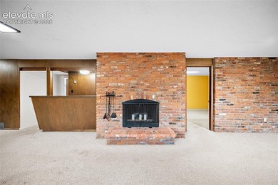 Welcome to this exceptional 5-bedroom, 3-bathroom home in Skyway - photo 27