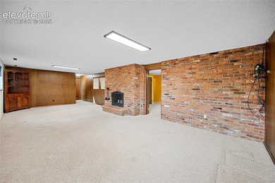 Welcome to this exceptional 5-bedroom, 3-bathroom home in Skyway - photo 28