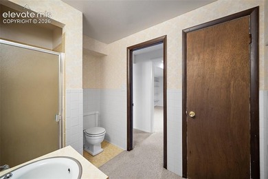 Welcome to this exceptional 5-bedroom, 3-bathroom home in Skyway - photo 31
