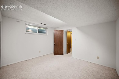 Welcome to this exceptional 5-bedroom, 3-bathroom home in Skyway - photo 32