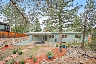 Welcome to this exceptional 5-bedroom, 3-bathroom home in Skyway - photo 36