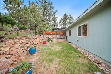 Welcome to this exceptional 5-bedroom, 3-bathroom home in Skyway - photo 37